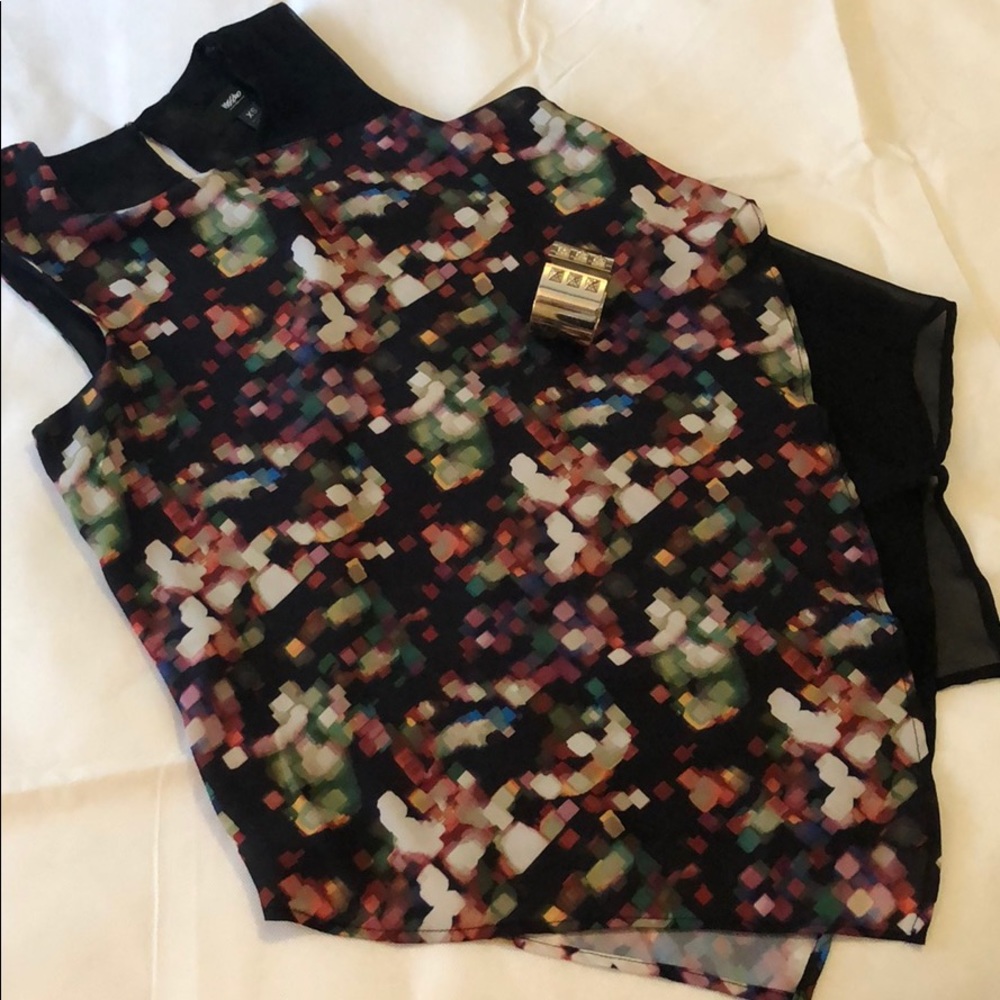Festive holiday blouse.